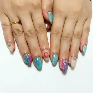 ネイル 《カメレオン》 西田美輝のヘアスタイル