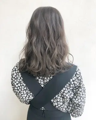 セミロング カラー nakahara madokaのヘアスタイル