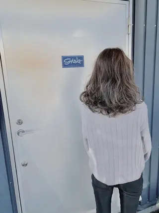 ミディアム カラー Tina所属・「Tina」一木 智之のヘアスタイル