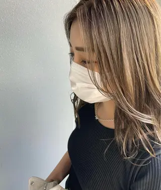 ミディアム カラー ヘアアレンジ 抜け感perm🌐 ｜kazaneのヘアスタイル