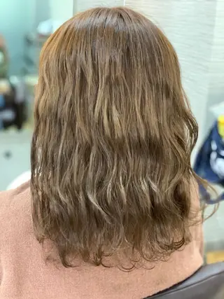 セミロング カラー 小林 美央のヘアスタイル