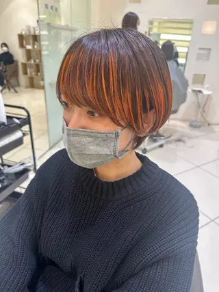 ショート カラー タイトボブ個性派カラ ーAKANEのヘアスタイル