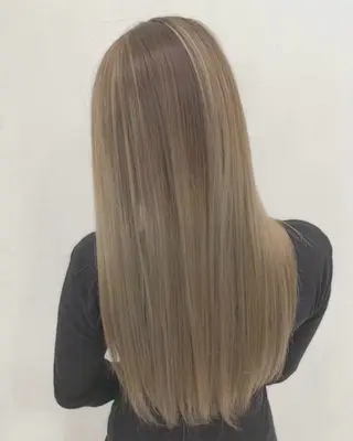 ロング カラー 🥀ダブルカラー/ 艶カラー🥀ユイキのヘアスタイル