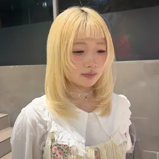 ミディアム 🧸ミルクティー／ 顔周りレイヤー/ミクのヘアスタイル