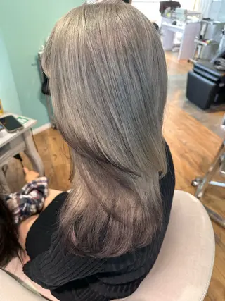 セミロング カラー 🧸プルエクステ❤︎ ネイルKAO🧸のヘアスタイル