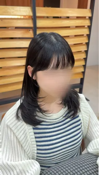 セミロング honoka/艶カラ ー/透明感/レイヤーのヘアスタイル