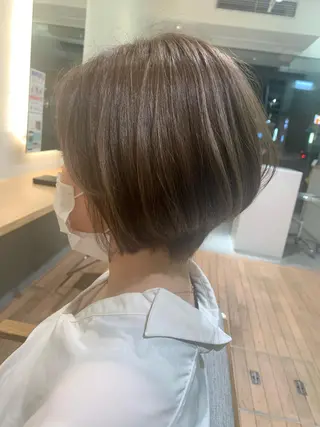 ショート カラー MAEUL NAGOYA所属・村松萌/ レイヤーカットのヘアスタイル