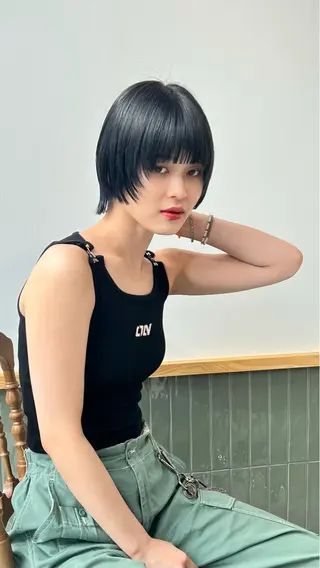 ショート カラー レイヤー/透明感 カラー🌿KANTAのヘアスタイル