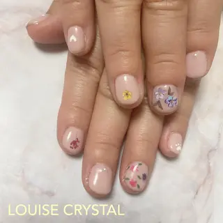 ネイル LOUISE CRYSTALのネイルデザイン