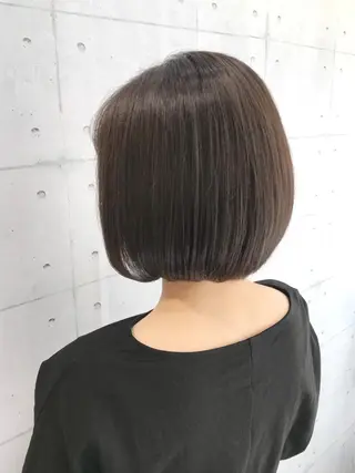 ショート カラー 高木 麻知子のヘアスタイル