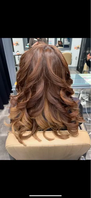 ロング アートラッシュフォーヘア所属・柴田 新菜のヘアスタイル