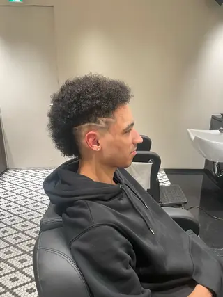 ミディアム メンズ 坂本虎太郎💈メンズ モデル募集中💈のヘアスタイル