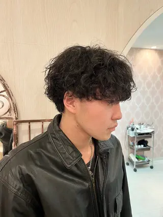 ショート パーマ メンズ ダブルカラー/ レイヤー🍒齋藤 澪のヘアスタイル