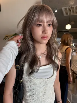 セミロング レイヤーカット\ウル フ　chinatsuのヘアスタイル