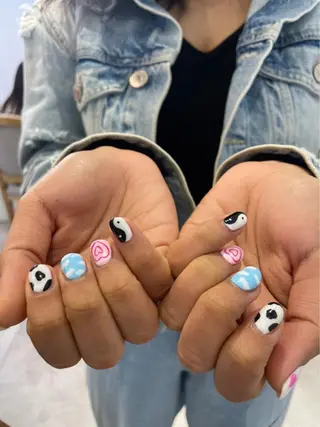 ネイル Shiori･:* 💫のネイルデザイン