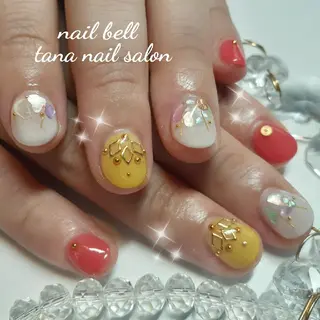 ネイル 占いができるネイルサロン「ネイルベル」所属・さいとう りなのネイルデザイン