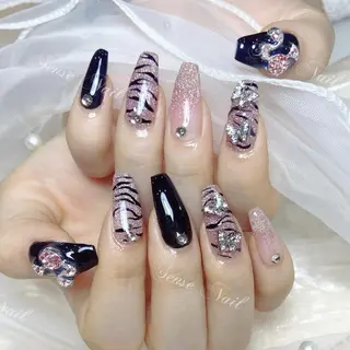 ネイル Kurieitibu 🍬Byu~tīのネイルデザイン