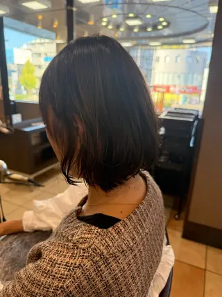 ミディアム ZELE一社所属・酒井 理沙のヘアスタイル