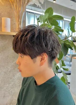 パーマ メンズ ハイトーンカラ ー/小川のヘアスタイル