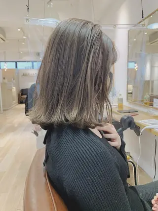 ミディアム カラー ヘアアレンジ メンズ キッズ ネイル マツエク・マツパ ハイトーンボブ 前田 表参道　グレージュのヘアスタイル