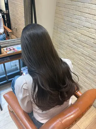 カラー しおり🍬 KOKORO🤍のヘアスタイル