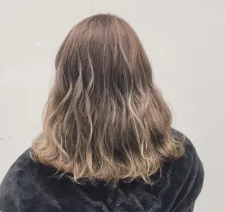 ミディアム カラー 🌈髪質改善カラーの 🌈坂本侑樹のヘアスタイル