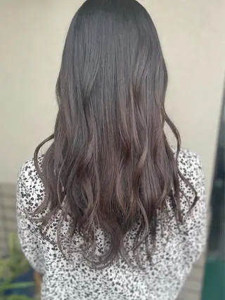 ロング カラー 沢田 瞳のヘアスタイル