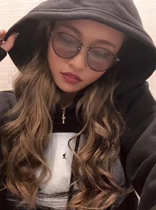 ロング カラー パーマ ヘアアレンジ Device ディバイスのヘアスタイル