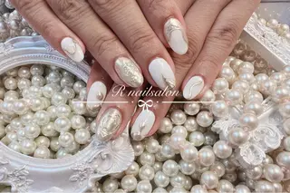 ミディアム R NAILSALONのネイルデザイン