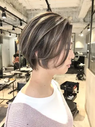 カラー MEGU💓艶髪 レイヤー💓韓国風のヘアスタイル