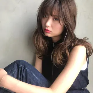 セミロング 柔らかブラウン/顔周 りレイヤー♡ユウシのヘアスタイル