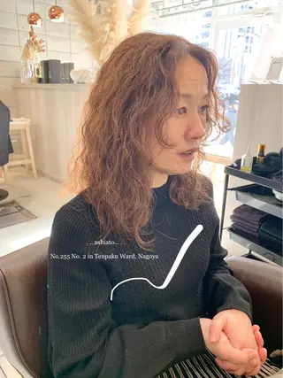 セミロング パーマ 新海 芳樹のヘアスタイル