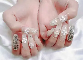 ネイル CeCeまつげパーマ マツエク❣️パリエクのネイルデザイン