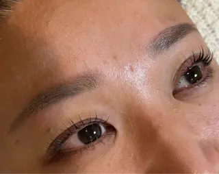 マツエク・マツパ NUNBROWS 茅ヶ崎所属・コムロ リサのマツエク・マツパデザイン