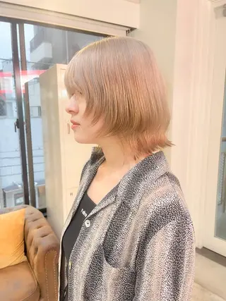 ミディアム カラー ハイトーン/レイヤー ハッシュカット/牧原のヘアスタイル