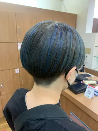 ショート カラー 大滝 美里のヘアスタイル