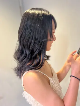 ロング シミズ リホのヘアスタイル