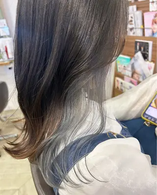 カラー 拝頭　奈枝 Beretのヘアスタイル