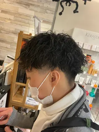 パーマ メンズ ザクザクレイヤー 🍀/ブリーチ/小田のヘアスタイル