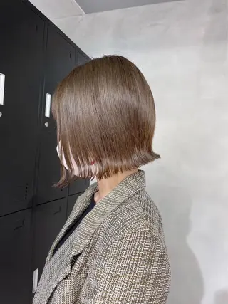 ミディアム カラー 小森聖奈 韓国風レイヤーカットのヘアスタイル