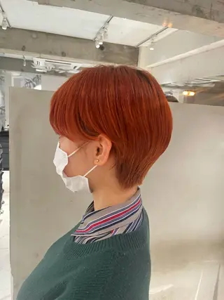 ショート カラー カジュアルを女っぽく 𝗮𝘆𝗮𝗰𝗼のヘアスタイル