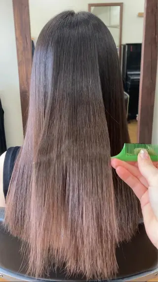 ロング ヘアー・クロマチックノート所属・杣澤 詩乃のヘアスタイル