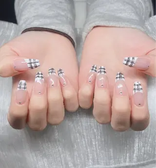 ネイル Lee Nails チップ長さだし専門店のネイルデザイン