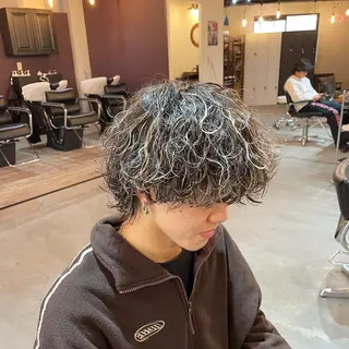 カラー パーマ メンズ シャドウパーマ/縦落 ちパーマ 大久保拓実のヘアスタイル