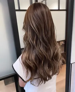 カラー storiiz所属・本田大輝top designerのヘアスタイル