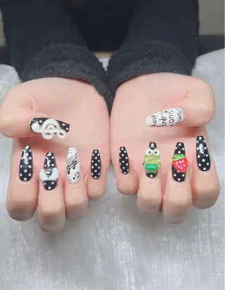 ネイル Lee Nailsのネイルデザイン