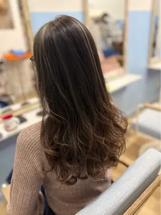 ロング カラー ヘアアレンジ ナギサ 🐶のヘアスタイル