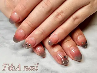 ミディアム ネイル T&A nailのネイルデザイン