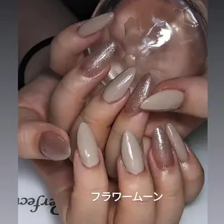 ネイル フラワー ムーンのネイルデザイン