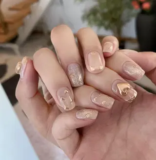 ネイル Queens 榊 まおのネイルデザイン